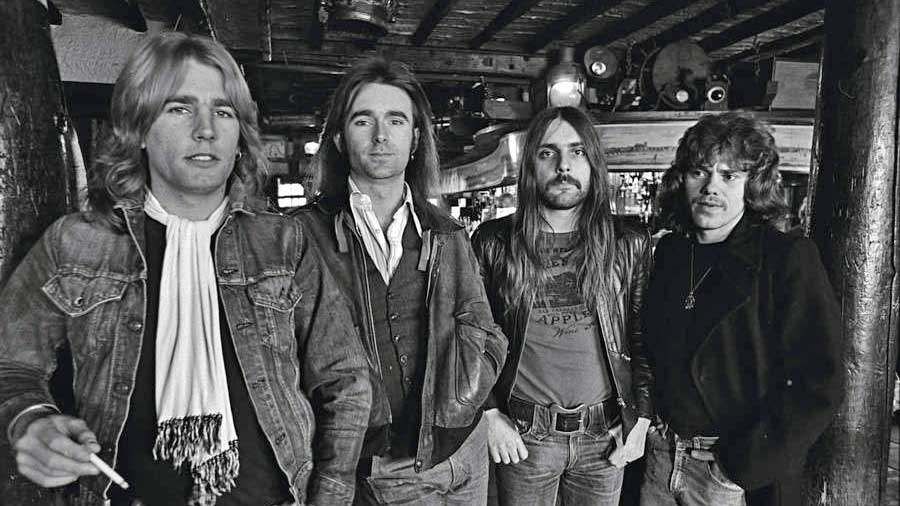Status Quo debut as psychedelics and will take years to find their riff