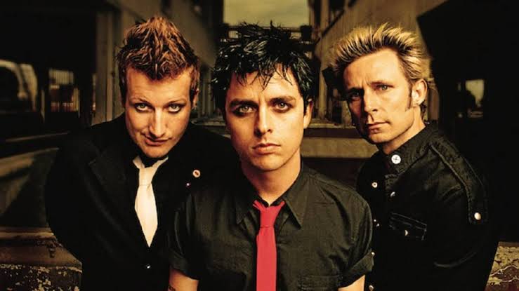 Green Day turn a punk opera against Bush into a British number one