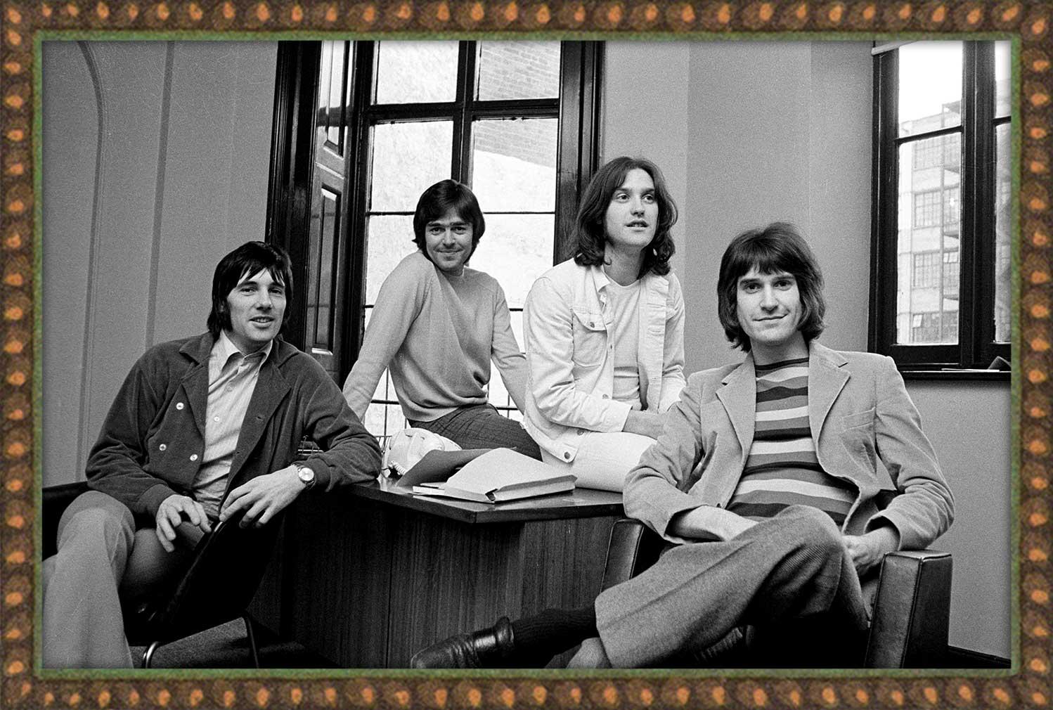 The Kinks set foot in America again after four years of union exile
