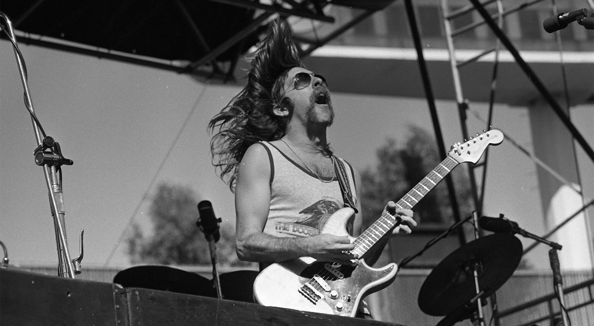 Patrick Simmons is born, the only Doobie Brother of every era