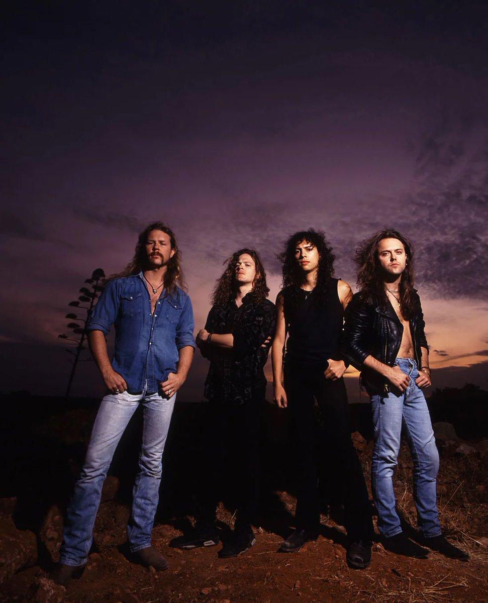 Metallica's black album reaches 492 weeks on the Billboard chart