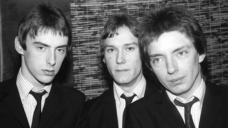 Weller threw his best song in the bin and the producer fished it out