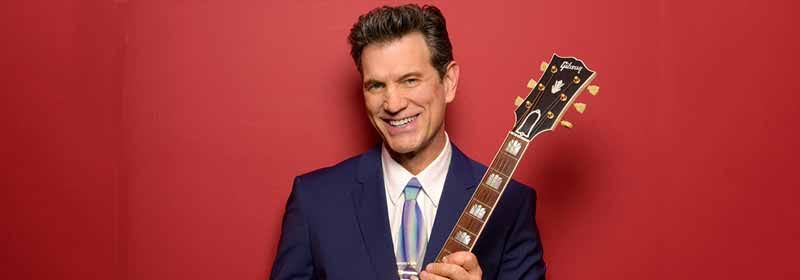 Chris Isaak keeps making rockabilly ten years after it stopped being fashionable