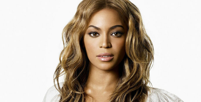 '4' hits number one and Beyoncé fires her father as manager