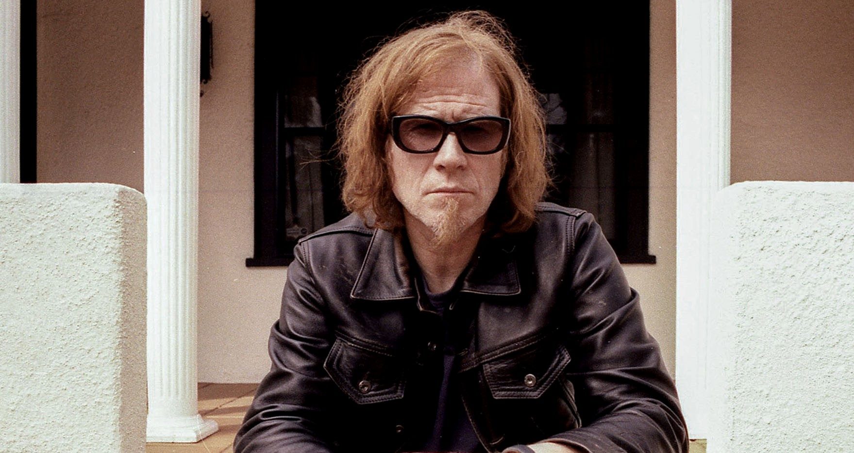 Mark Lanegan programs the drums of Phantom Radio on his phone