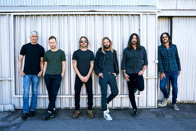 Foo Fighters put out a single in Britain and Grohl multiplies himself in the video