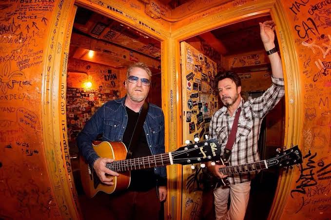 Cracker dress up as a country band and write exactly one song of their own