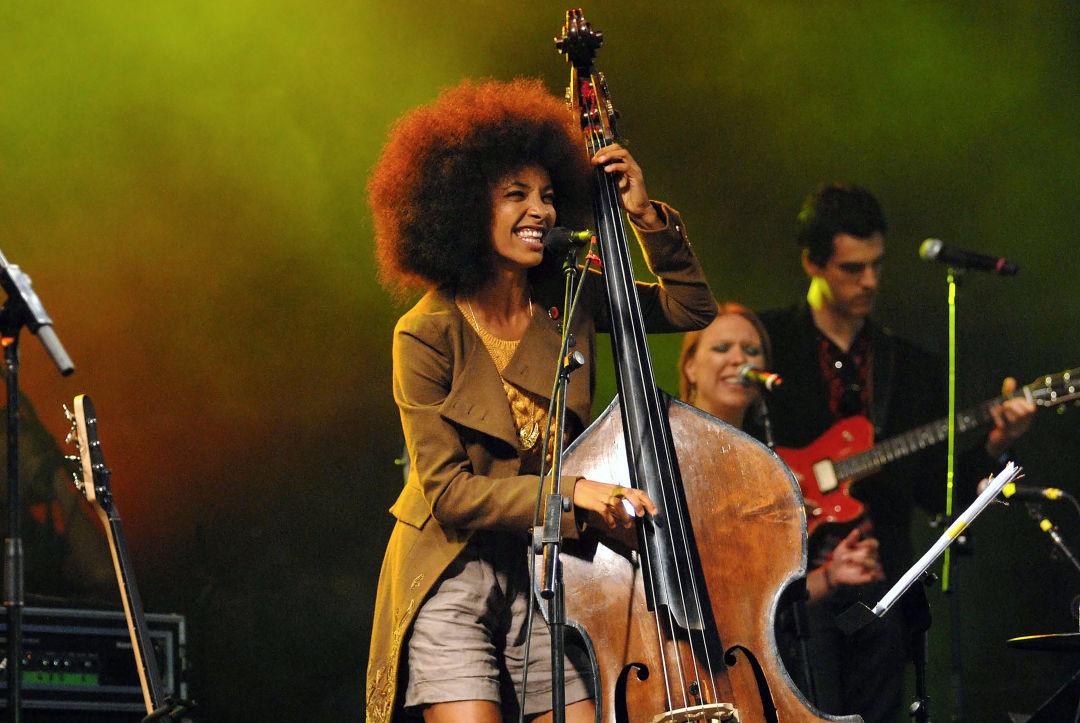 Esperanza Spalding is born: the bassist who beat Justin Bieber to a Grammy