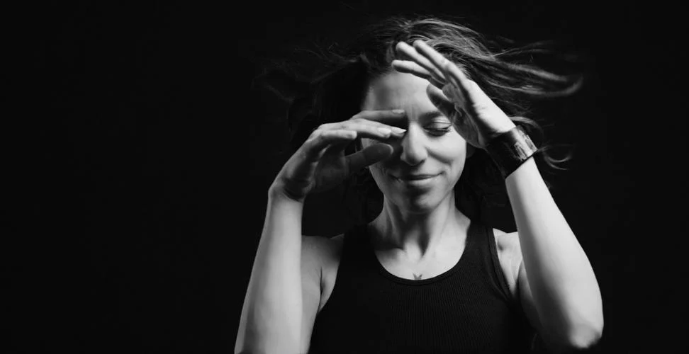 Ani DiFranco is born: the woman who founded a label at nineteen to depend on nobody