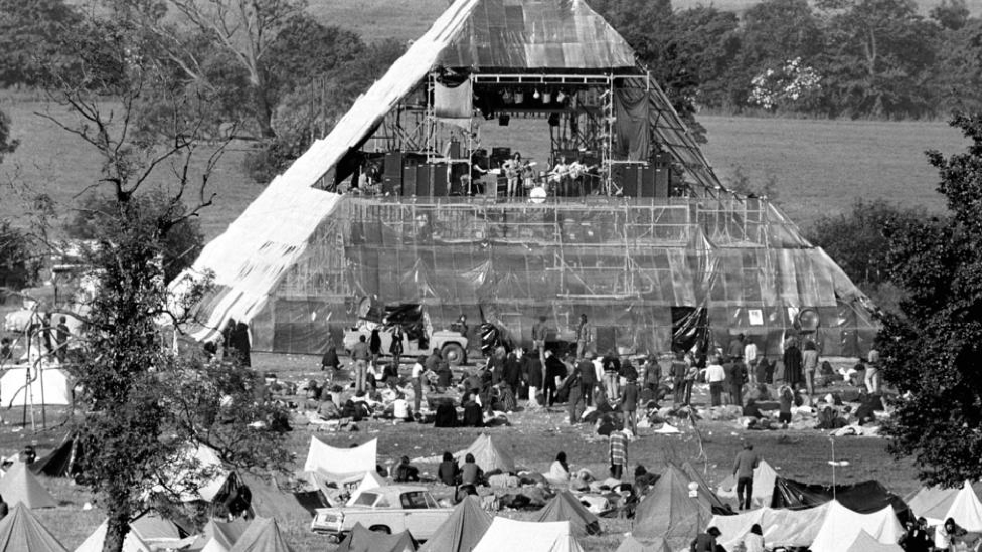 Fifteen hundred people and a one-pound ticket: this is how Glastonbury starts