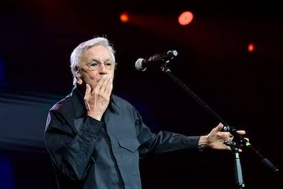 Caetano Veloso is born, the tropical revolutionary who electrified Brazil