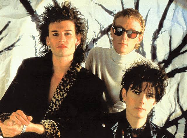 Daniel Ash is born, the guitarist who dressed rock in black