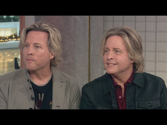 The Nelson twins are born, a third straight generation to reach number one