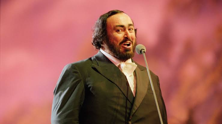 Luciano Pavarotti is born: the tenor who filled stadiums singing opera