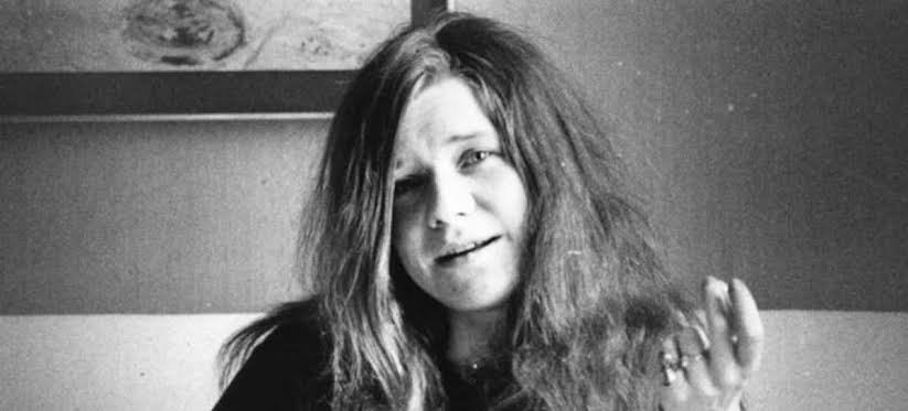 Janis Joplin leaves her band, surrounds herself with horns and the critics make her pay