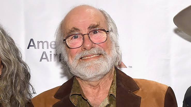 Robert Hunter dies, the member of the Grateful Dead who never walked on stage
