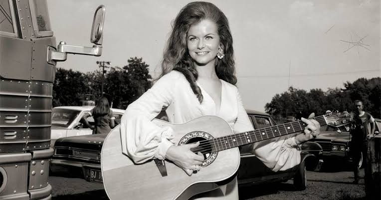 'Harper Valley PTA' hits number one and a secretary becomes a star