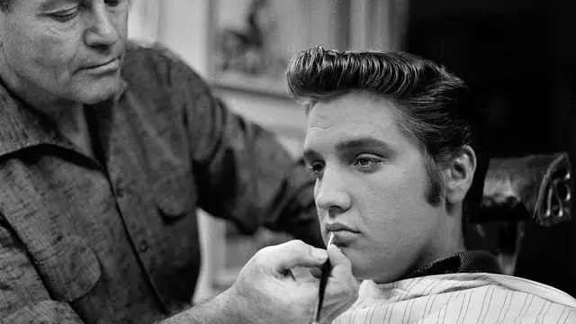 Elvis Presley dies: the day Graceland became a shrine