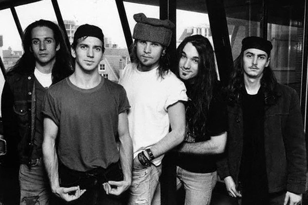 "Live at Benaroya Hall": Pearl Jam sit down with no distortion to hide behind