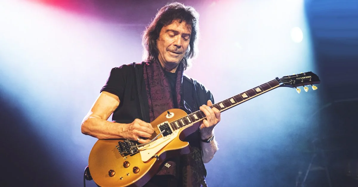 Steve Hackett leaves Genesis in the middle of mixing a live album