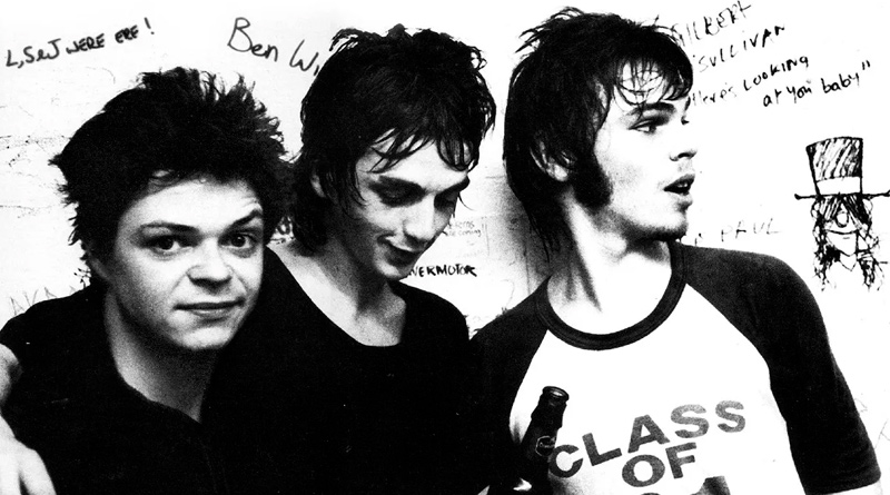Supergrass take a telescope into the studio and come out with their most Martian record
