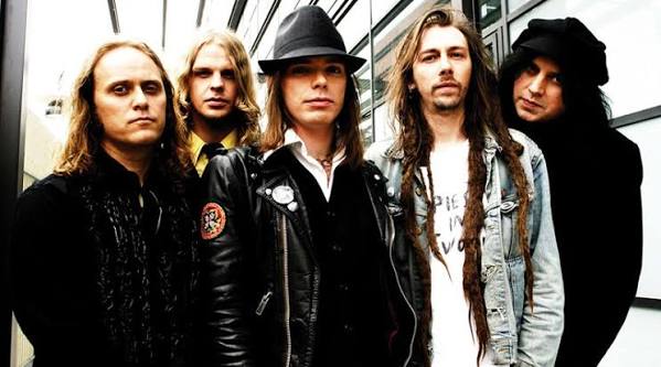 The Hellacopters trade noise for harmonies and Scandinavia copies the idea