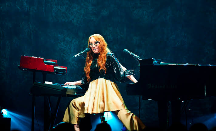 Tori Amos is born, the piano as confessional and battlefield