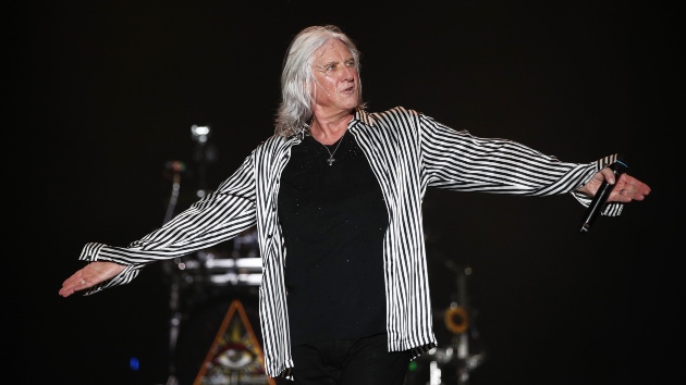Joe Elliott is born, the voice that took Sheffield to the stadiums