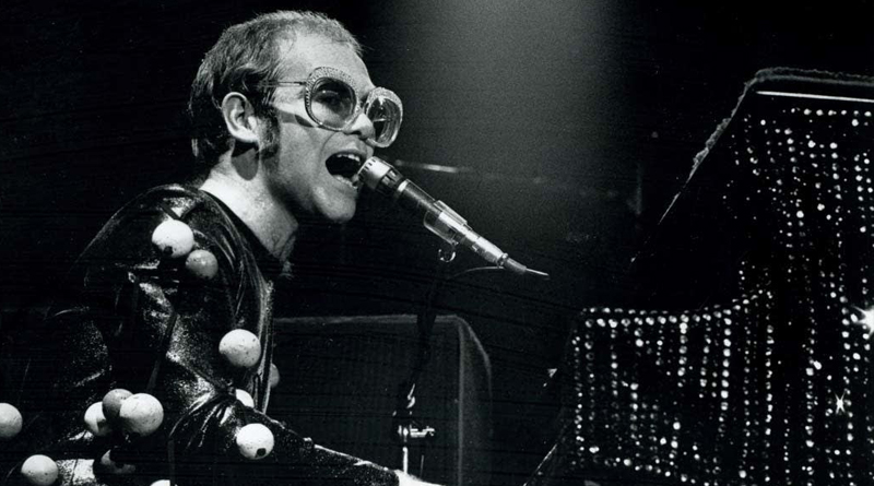 The Troubadour night: Elton John conquers America in 300 seats