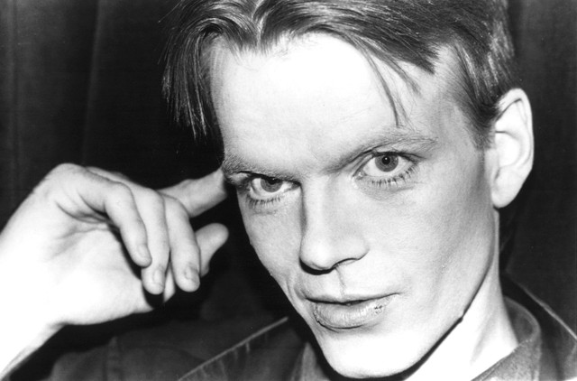 Jim Carroll dies, the poet who made a hit out of a list of his dead friends