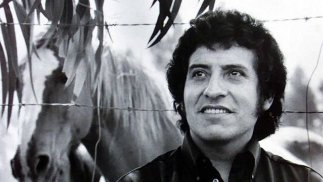 Víctor Jara is born: the man they killed for singing