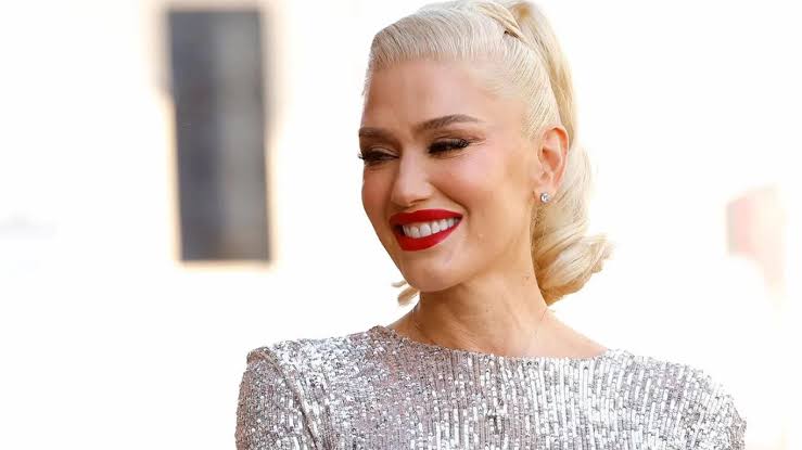 Gwen Stefani is born, who inherited the No Doubt microphone by default