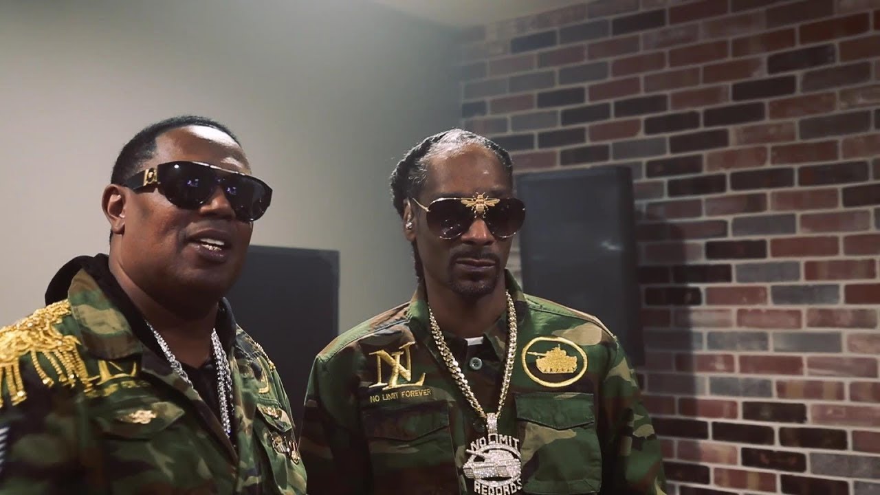 Snoop Dogg tops the chart after escaping Death Row