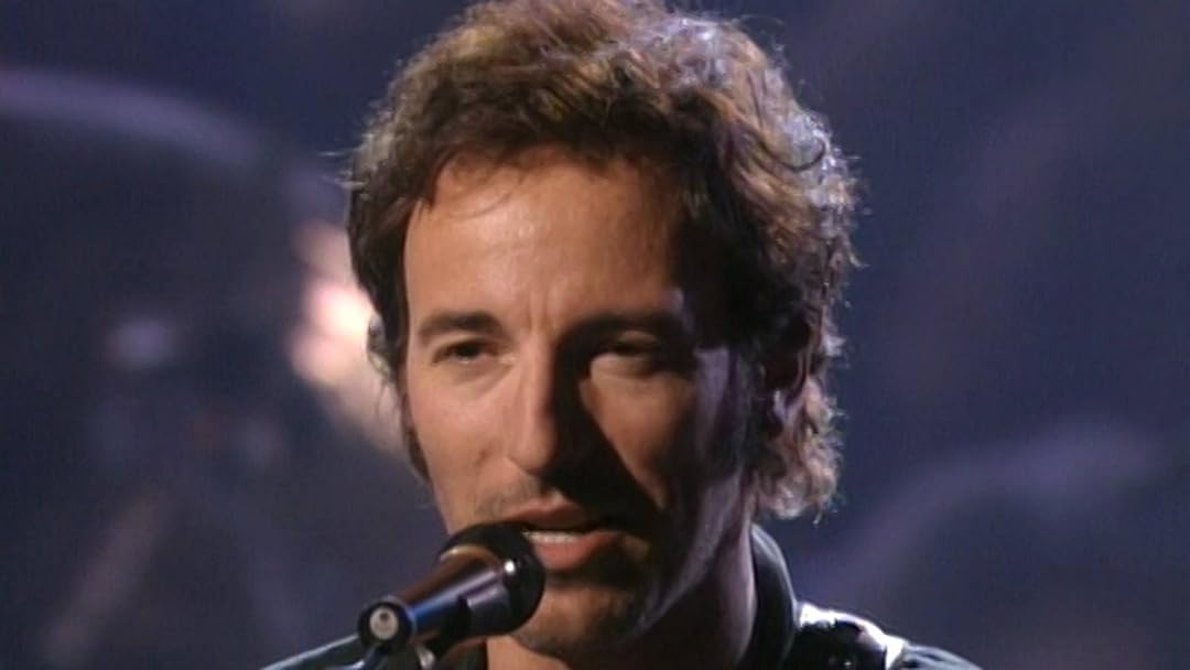 Springsteen writes Hungry Heart for the Ramones and decides to keep it