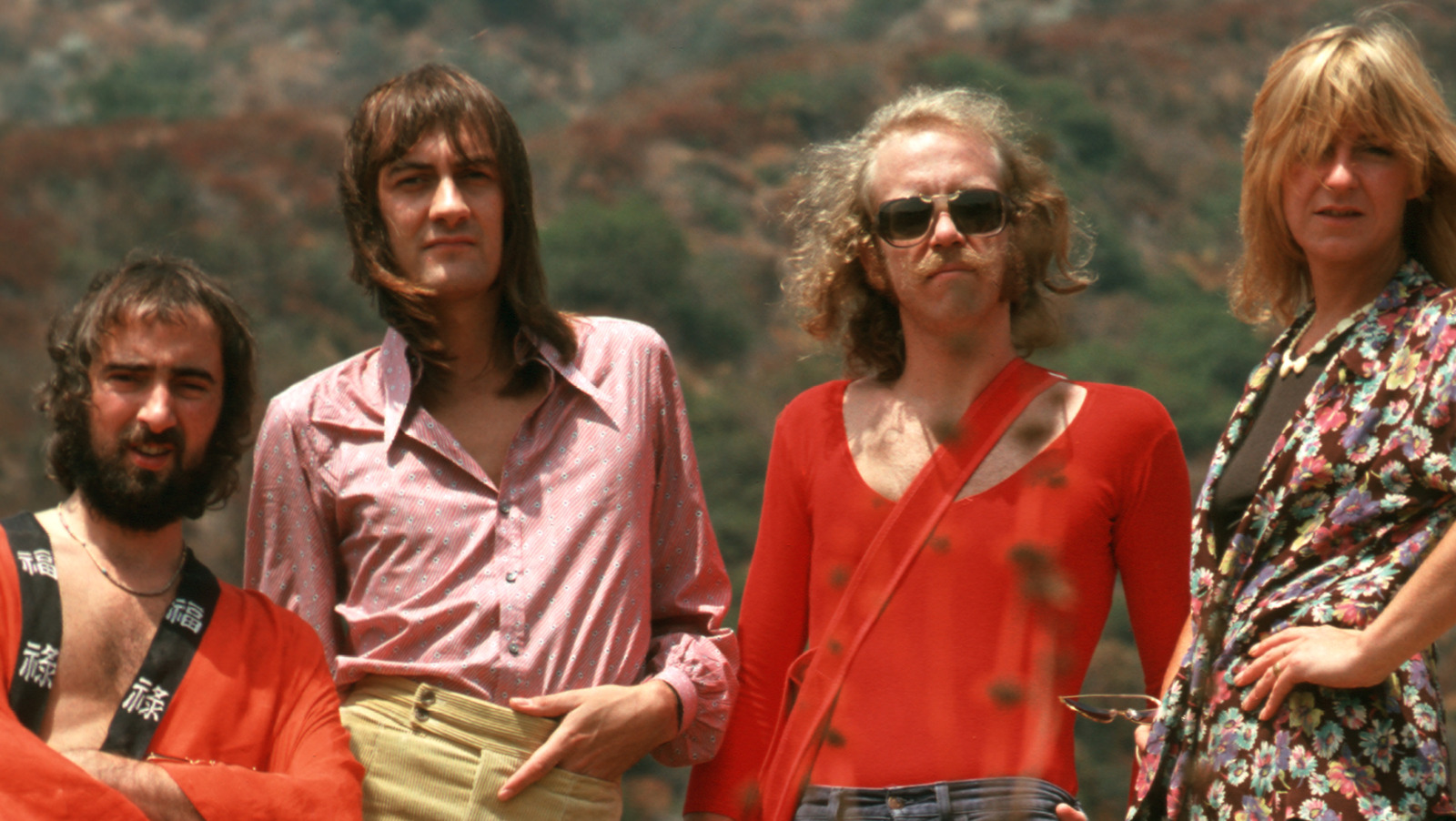 Fleetwood Mac introduce Bob Welch and stop being a blues band